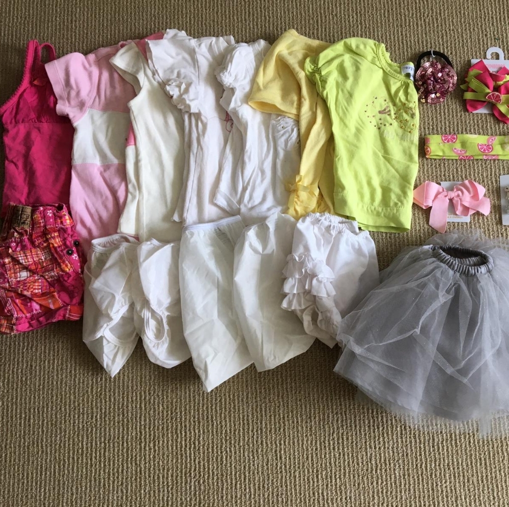 *LIKE NEW* - Girls Summer Clothes - 12-18 months